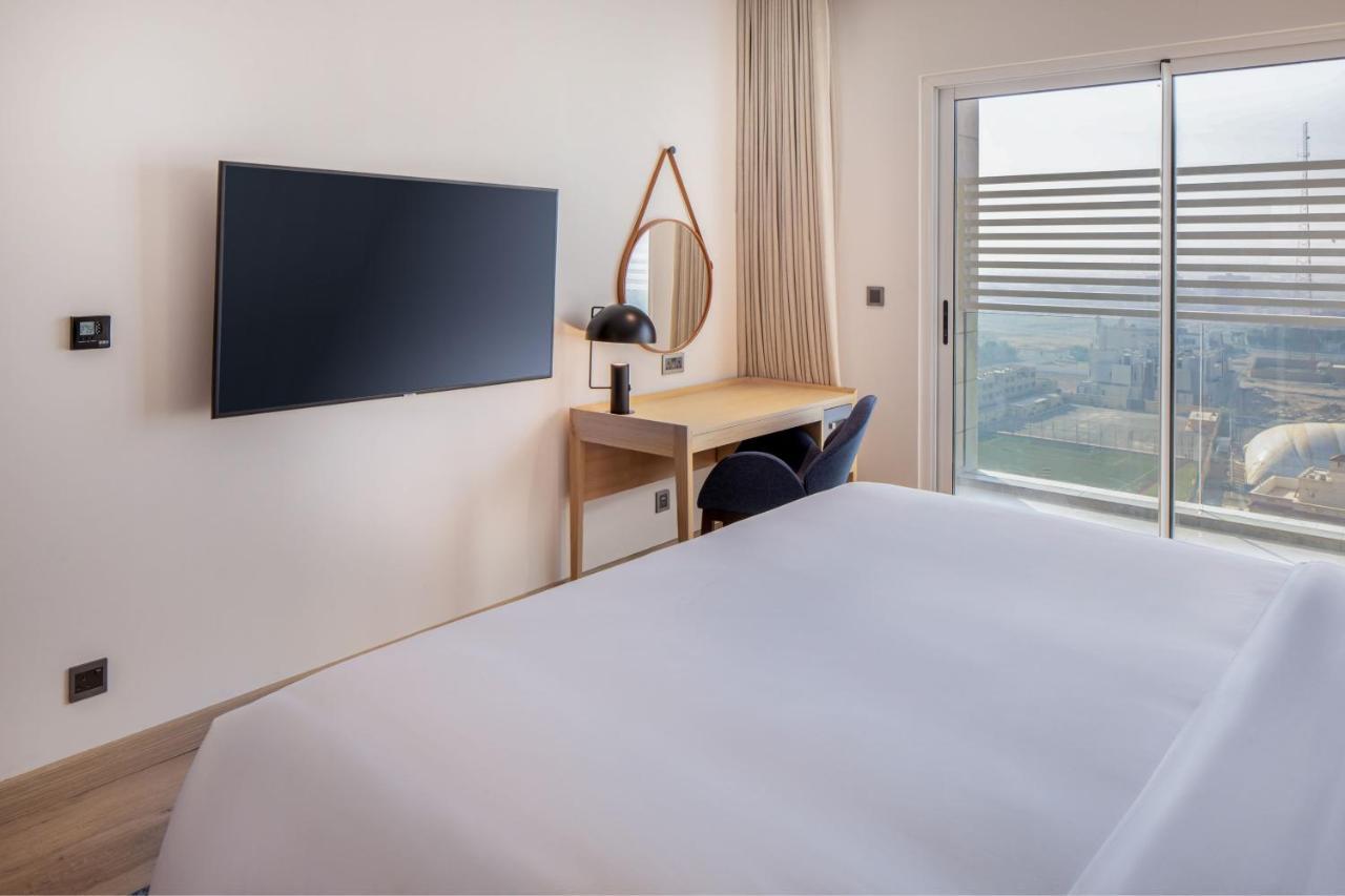Four Points By Sheraton Corniche Hotel