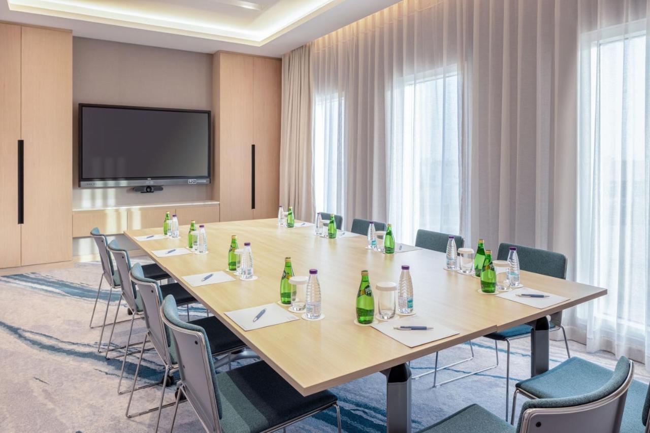 Four Points By Sheraton Corniche Hotel 4*