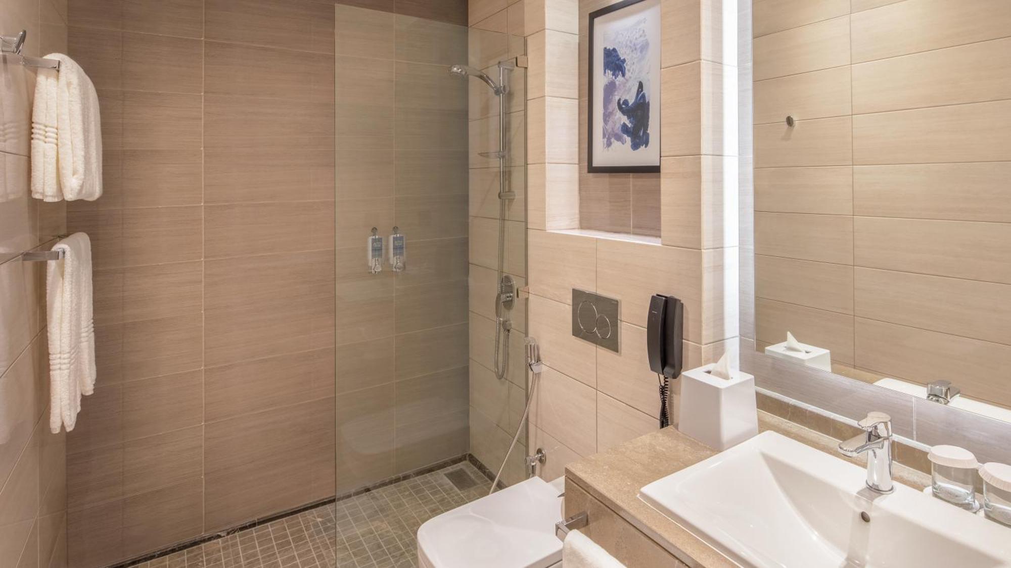 Four Points By Sheraton Corniche Hotel 4*