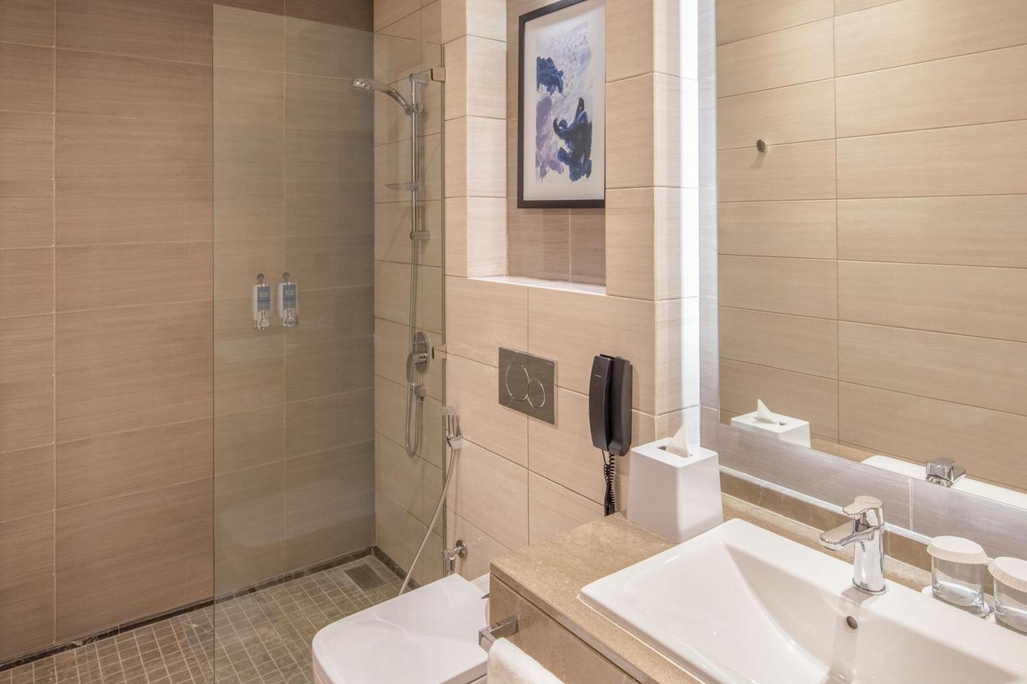 Hotel Four Points By Sheraton Corniche 4*